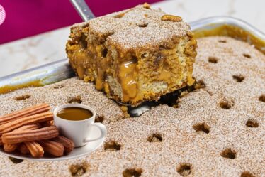 BOLO CHURROS de DOCE DE LEITE MUITO RECHEADO E DELICIOSO! FÁCIL DE FAZER | RECEITAS DA CRIS