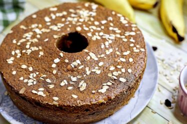 BOLO DE BANANA, AVEIA E UM SEGREDO SURPREENDENTE - SEM FARINHA e SEM AÇÚCAR