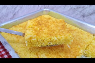 BOLO DE FLOCÃO DE MILHO ÚMIDO E MACIO | NOSSA COZINHA