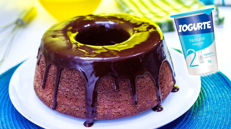 Bolo de IOGURTE NATURAL e CHOCOLATE com uma dica INFALÍVEL