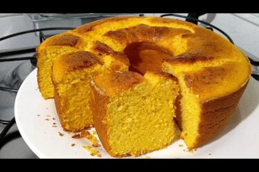 BOLO DE MILHO FOFINHO E ÚMIDO - Nunca comi um Bolo de milho tão gostoso assim antes!!