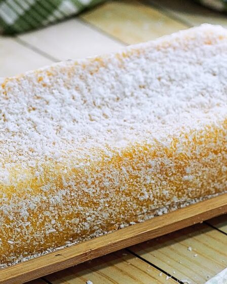 BOLO DE MILHO VERDE SEM TRIGO E JÁ SAI MOLHADINHO DO FORNO
