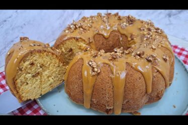 BOLO DE PÉ DE MOLEQUE COM DOCE DE LEITE FOFINHO E DELICIOSO | NOSSA COZINHA