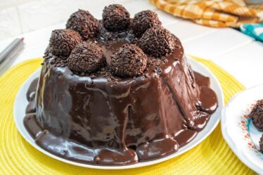 BOLO VULCÃO DE BRIGADEIRO TRUFADO Com um dica INFALÍVEL