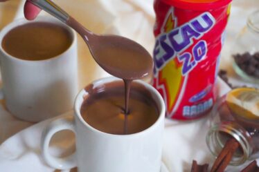 CHOCOLATE QUENTE CREMOSO COM NESCAU | Nandu Andrade