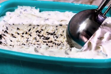 COM 3 INGREDIENTES FAÇA O SORVETE DE FLOCOS FACIL, RAPIDO E DELICIOSO