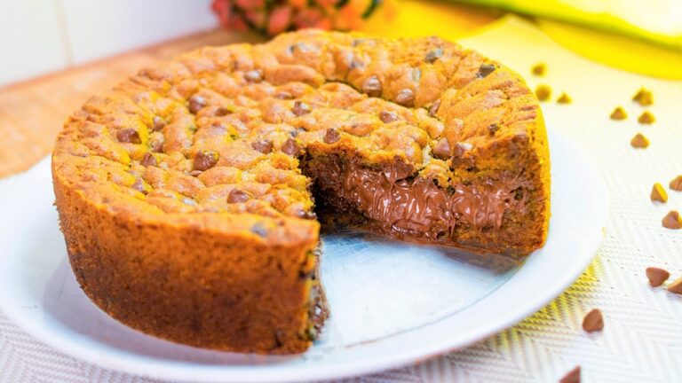 COMO FAZER BOLO COOKIE - Já sai RECHEADO DO FORNO 😋