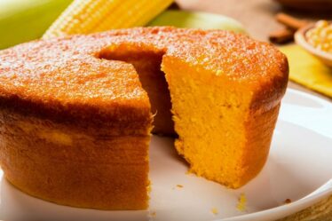 Como Fazer BOLO DE MILHO VERDE - O mais SABOROSO que você verá na vida