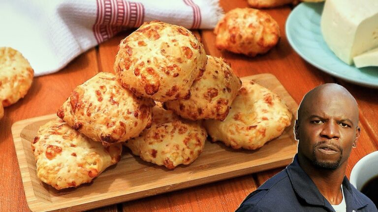 Como Fazer PÃO DE QUEIJO de "POBRE" bem MINEIRO - Somente 3 INGREDIENTES
