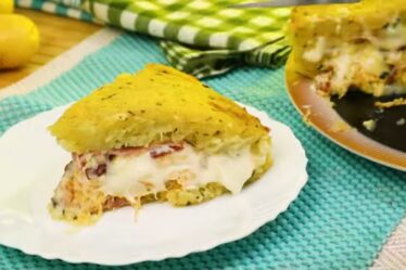 Como Fazer TORTA DE BATATA RECHEADA no FORNO - Sem FARINHA