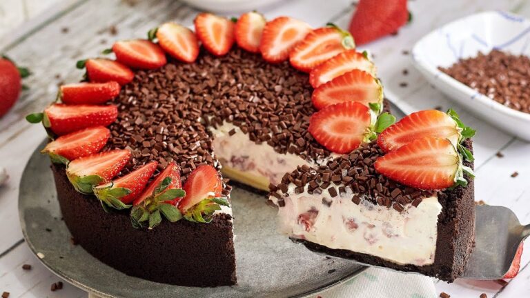 COMO FAZER TORTA DE MORANGO PERFEITA COM UMA DICA INFALÍVEL - MORANGOFEE