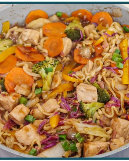 COMO FAZER YAKISOBA EM CASA SUPER FÁCIL | Nandu Andrade