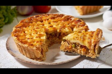 DUVIDO! Você já ter comido uma torta de frango assim