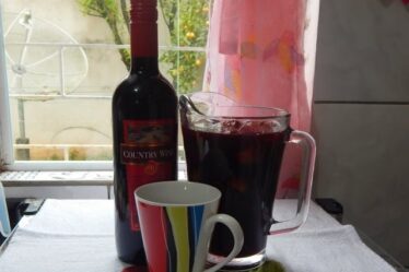 [ESPECIAL FESTA JUNINA] QUENTÃO DE FRUTAS SEM/COM ÁLCOOL | RECEITAS DA CRIS