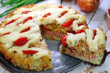 ESSA É A TORTA DE FRANGO COM MASSA MAIS DIFERENTE QUE VOCÊ VAI FAZER NA VIDA