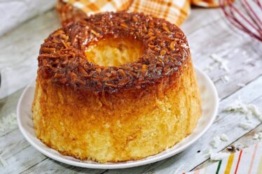 ESTE É O MELHOR BOLO DE AIPIM QUE VOCE VAI FAZER E COMER NA VIDA - SEM LIQUIDIFICADOR