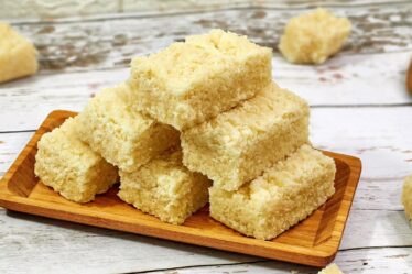 Faça a MELHOR COCADA DE MINAS em menos de 15 MINUTOS e sem leite condensado