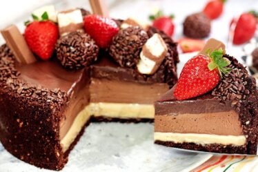 FAÇA A TORTA DE CHOCOLATE MAIS FAMOSA DO MOMENTO | CHOCONOFFE