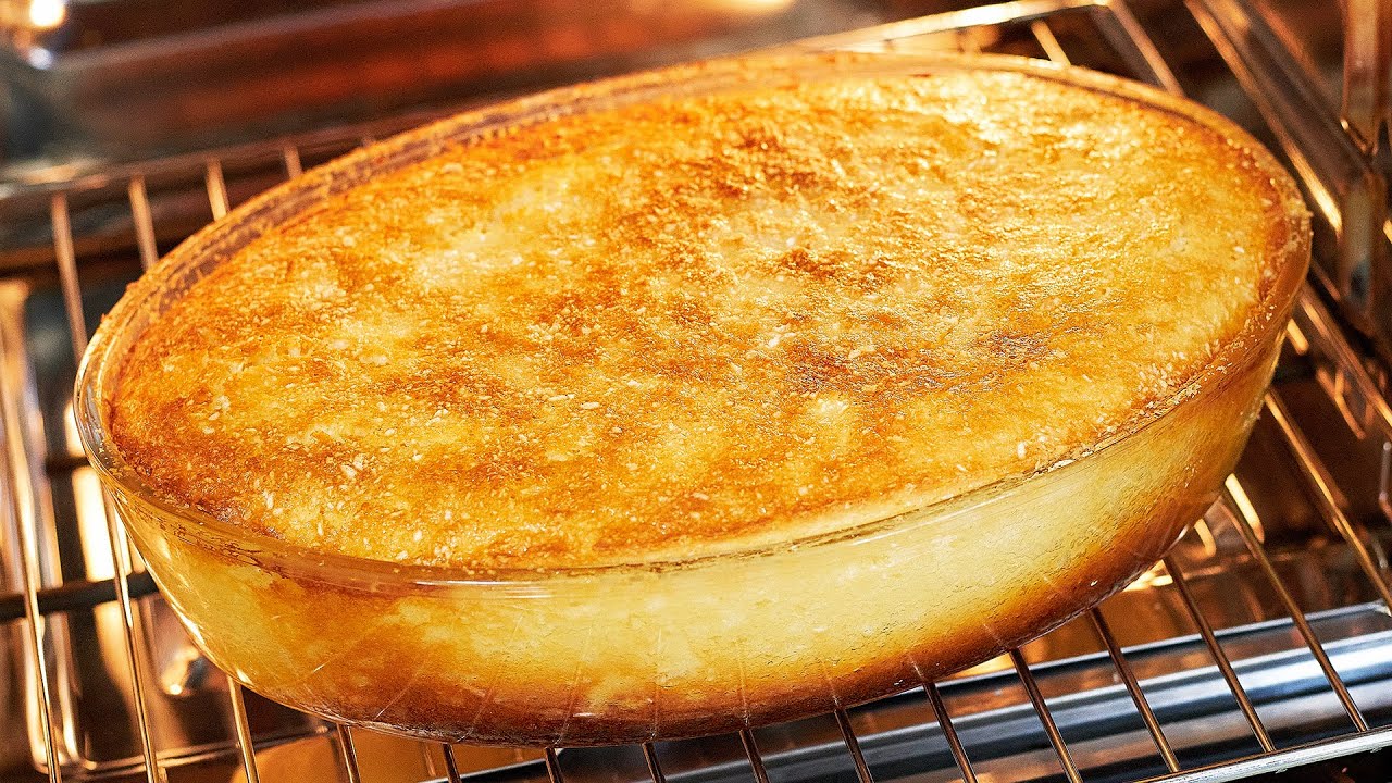 FAÇA BOMBOCADO DE TRAVESSA, SEM FARINHA E QUE SAI MOLHADINHO DO FORNO