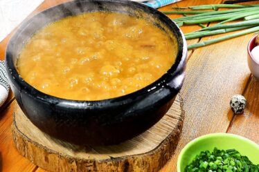 Faça o CALDO DE MOCOTÓ do BOTECO MAIS FAMOSO DE BH - com "CAPIM E BARRANCO"