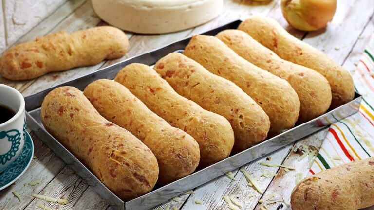 FAÇA O FAMOSO BISCOITÃO TEMPERDO MINEIRO, FEITO COM CEBOLA, POLVILHO E QUEIJO