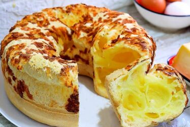 FAÇA O FAMOSO BISCOITO DE POLVILHO MINEIRO "CHAPÉU DE VELHO", RECEITA DA ROÇA
