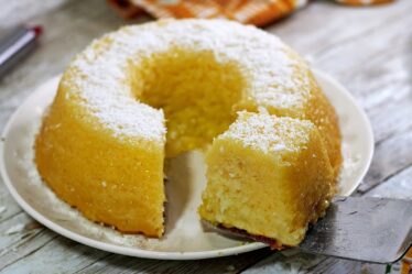 FAÇA UM BOLO BOM-BOCADO PERFEITO, SUPER SUCULENTA E SEM FARINHA DE TRIGO