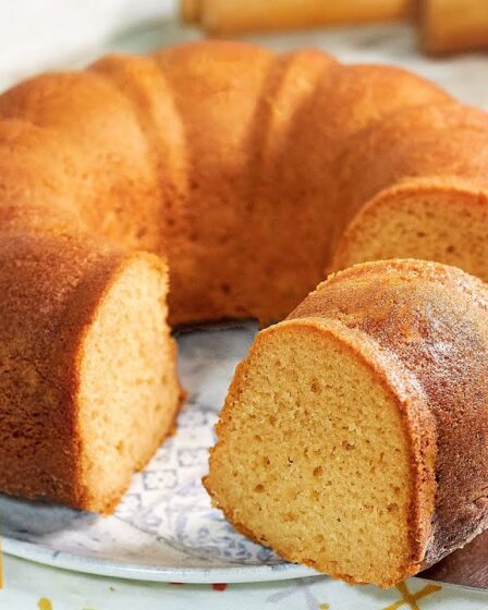 FAÇA UM BOLO DE IOGURTE E LEITE CONDENSADO PERFEITO E SEM LACTOSE