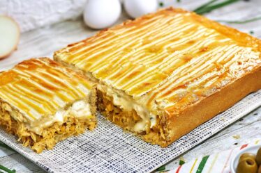 FAÇA UM PASTELÃO DE FRANGO SEM MANTEIGA, SEM MARGARINA | A TORTA DE FRANGO PERFEITA