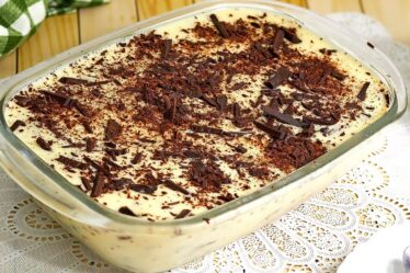 GELADO DE LIMÃO E FLOCOS CREMOSO - SEM LEITE CONDENSADO, SEM AMIDO E SEM GELATINA