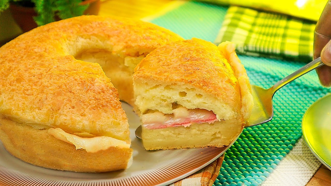 NÃO FAÇA CAFÉ DA MANHÃ ANTES DE VER ESTA RECEITA | BOLO DE PÃO DE QUEIJO - JÁ SAI RECHEADO