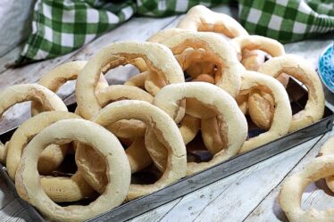 PAREI DE COMPRAR BISCOITO DE POLVILHO DEPOIS QUE APRENDI ESTA RECEITA