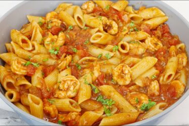 RECEITA DE MACARRÃO COM CAMARÃO ALLA NANDU ANDRADE