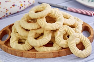 ROSQUINHA DE NATA QUE DERRETE NA BOCA | O BISCOITO DE VÓ QUE FARÁ SUCESSO EM SUA CASA