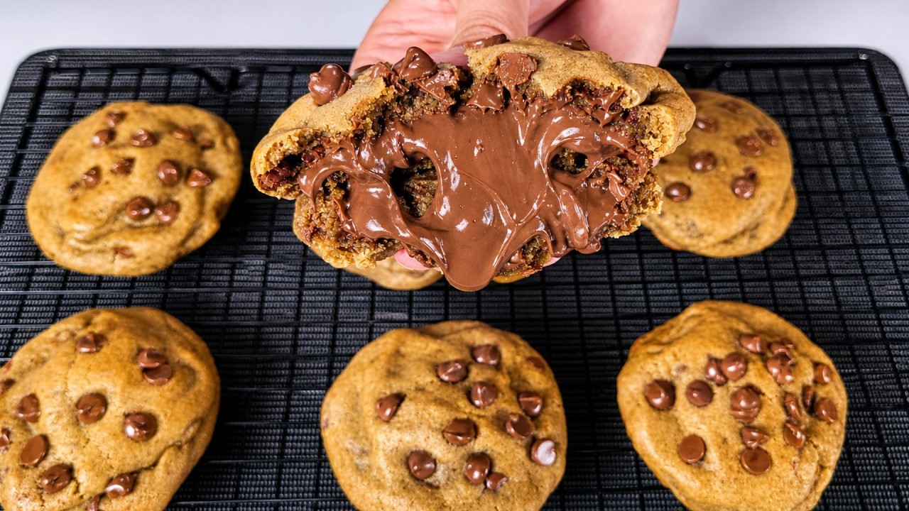 COOKIES GIGANTES RECHEADOS DE NUTELLA — DERRETE NA BOCA