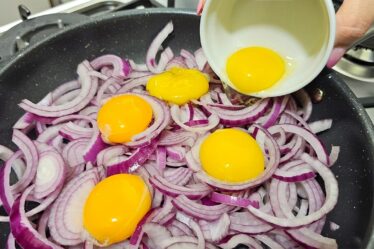 Esta receita de CEBOLA e OVO é um verdadeiro achado 😋fácil , deliciosa e econômica ‼️