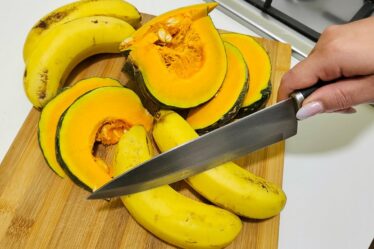 Substitui o pão ! Misture ABÓBORA E BANANA e vai VICIAR nessa DELÍCIA😋 Rápido e Saudável !