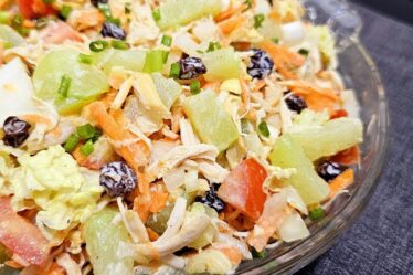 SALADA DE REPOLHO COM MOLHO CREMOSO ESSA SALADA NÃO PODE FALTAR NA SUA MESA DE ANO NOVO