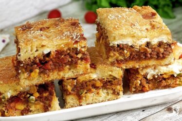 TORTA DE CARNE MOÍDA COM UMA MASSA QUE VOCÊ NUNCA VIU E SEM LIQUIDIFICADOR