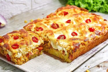 TORTA DE FRANGO PERFEITA COM UMA MASSA QUE VOCÊ NUNCA VIU E SEM LIQUIDIFICADOR