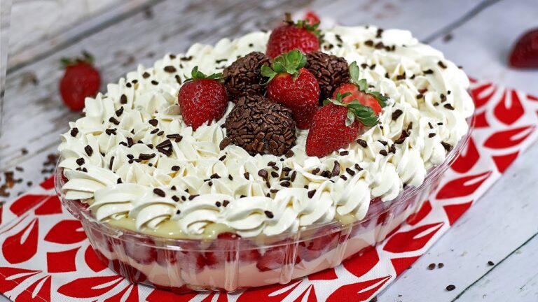 VOCÊ IRÁ QUERER COMER ESTA TORTA TODA HORA | TORTA DE NINHO NA TRAVESSA
