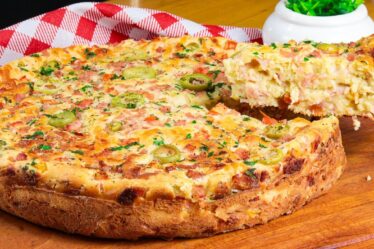 A TORTA DE LIQUIDIFICADOR QUE MAIS ME PEDEM A RECEITA - SEMPRE É SUCESSO AQUI EM CASA