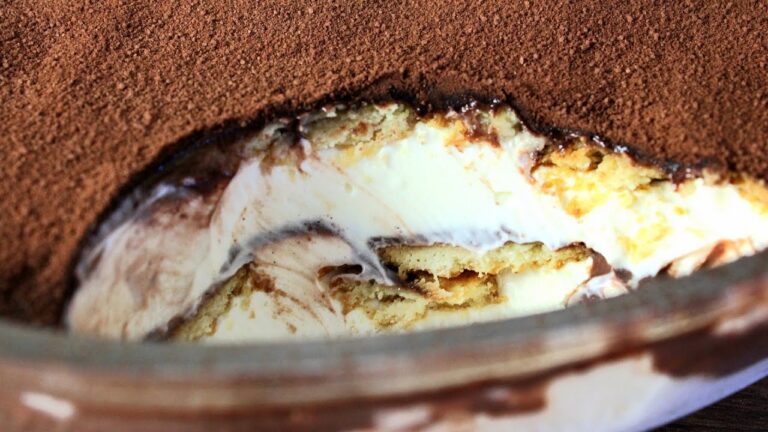 APRENDA COMO FAZER ESSE PAVÊ RÁPIDO E DELICIOSO SEM FOGÃO E SEM GELATINA