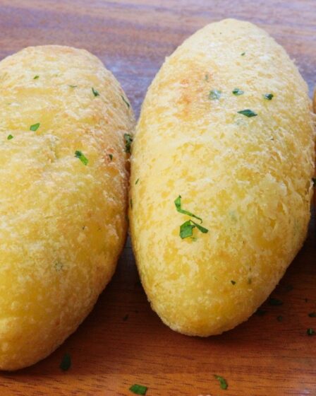 BOLINHO DE AIPIM QUE NÃO ESTOURA NA HORA DE FRITAR - SEQUINHO E MUITO MACIO