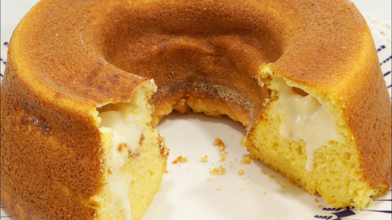 BOLO BOMBA DE MILHO - Essa receita ficou deliciosa além de ser MUITO FÁCIL - NÃO SOBRA NEM 1 PEDAÇO