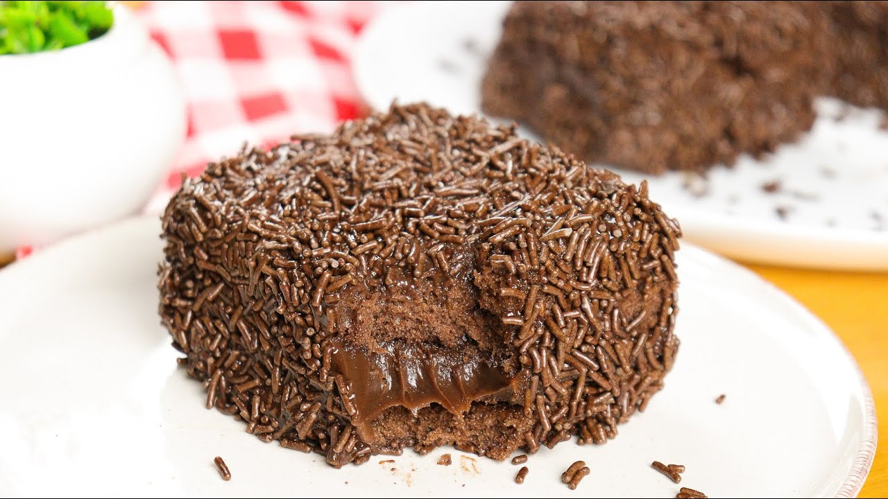 BOLO BRIGADEIRO GELADO | MASSA FOFINHA E RECHEIO SUPER CREMOSO | BOLO DE CHOCOLATE