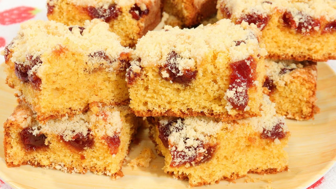 BOLO CUCA DE FUBÁ COM GOIABADA COMO VOCÊ NUNCA VIU ANTES - ESSA RECEITA DE BOLO CUCA FICA INCRÍVEL