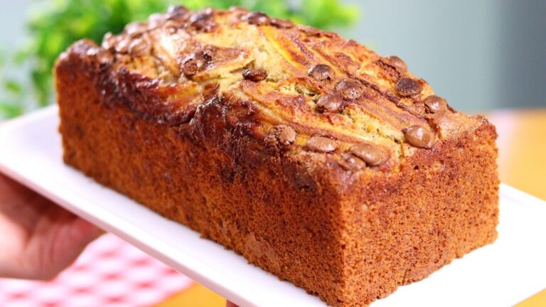 BOLO DE BANANA FOFINHO | TRUQUES PARA CRESCER MUITO E FICAR BEM MOLHADINHO