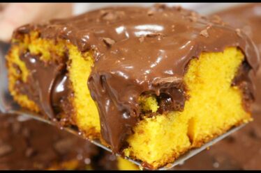 BOLO DE CENOURA BOMBA DE CHOCOLATE SUPER RECHEADO - EU NUNCA COMI UM BOLO TÃO BOM COMO ESSE