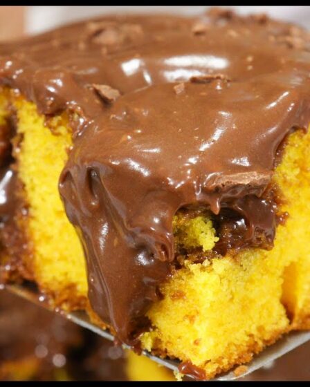 BOLO DE CENOURA BOMBA DE CHOCOLATE SUPER RECHEADO - EU NUNCA COMI UM BOLO TÃO BOM COMO ESSE